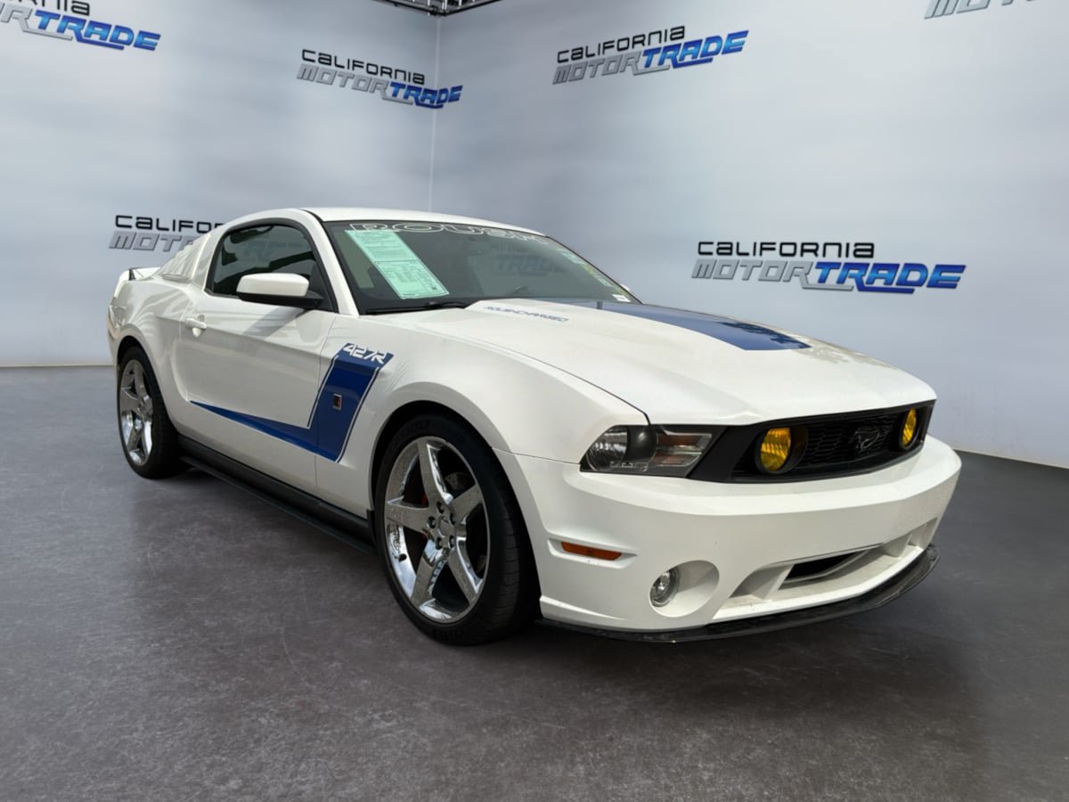 Used 2010 Ford Mustang GT RWD image 3