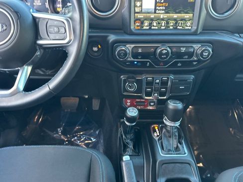 Used 2022 Jeep Wrangler Unlimited Rubicon 4xe image 28