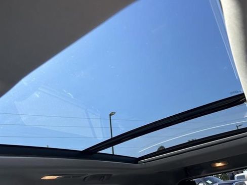 Used 2023 Toyota Highlander Platinum image 20