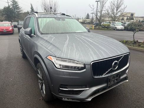 Used 2018 Volvo XC90 T6 Momentum w/ Convenience Package image 6