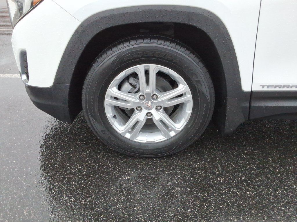 Used 2019 GMC Terrain SLE w/ LPO, Floor Liner Package AWD/4WD image 10