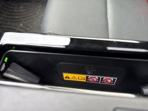 Used 2024 Toyota Prius XLE image 25