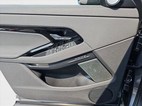 Used 2024 Land Rover Range Rover Evoque Dynamic SE image 26