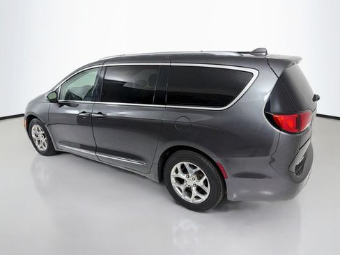 Used 2019 Chrysler Pacifica Limited FWD image 5