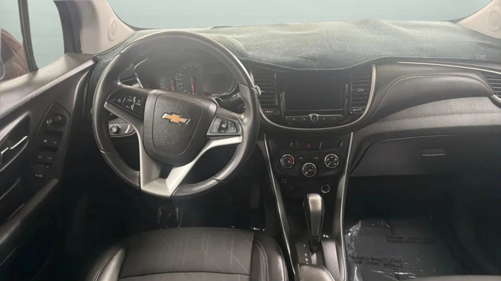 Used 2019 Chevrolet Trax LT w/ LT Convenience Package FWD image 11