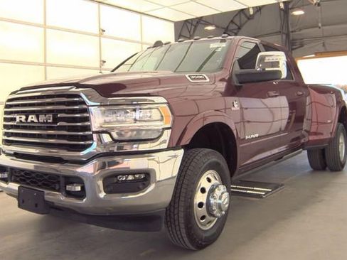 Used 2024 RAM 3500 Limited image 2