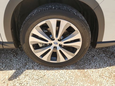 Used 2021 Subaru Ascent Limited AWD/4WD image 7