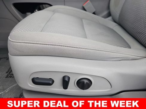 Used 2023 GMC Acadia SLE w/ Driver Convenience Package AWD/4WD image 30
