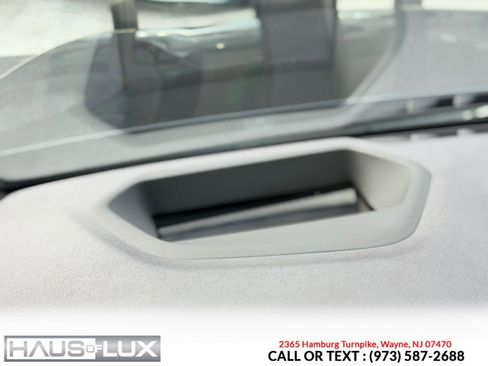 Used 2021 BMW M550i xDrive w/ Dynamic Handling Package image 40