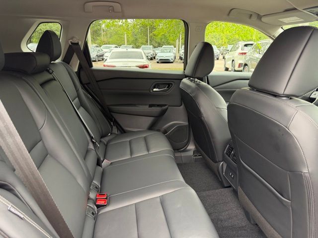 Used 2026 Nissan Rogue SL AWD/4WD image 8