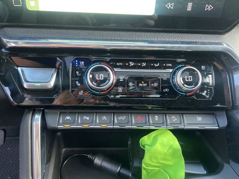 Used 2024 GMC Sierra 1500 Denali image 10