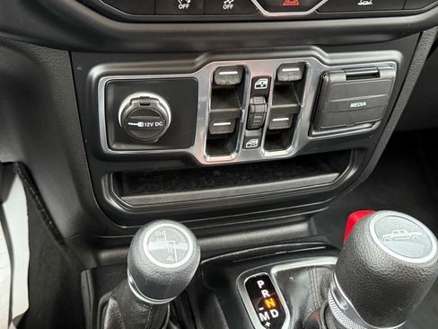 Used 2021 Jeep Gladiator Sport AWD/4WD image 20