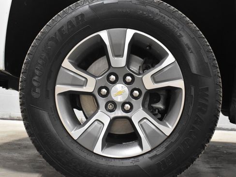 Used 2021 Chevrolet Colorado W/T w/ WT Convenience Package AWD/4WD image 32