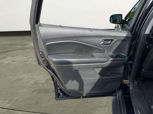 Used 2017 Honda Pilot Touring image 31
