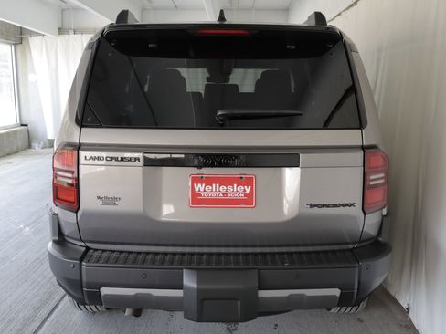 Used 2025 Toyota Land Cruiser w/ Premium Package image 27