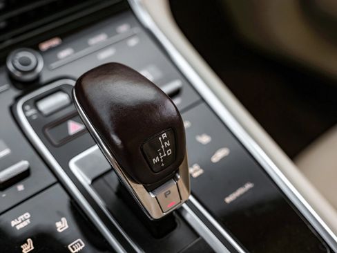 Used 2018 Porsche Panamera Turbo image 31