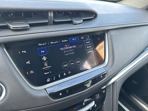 Certified 2022 Cadillac XT5 Premium Luxury w/ Technology Package image 17