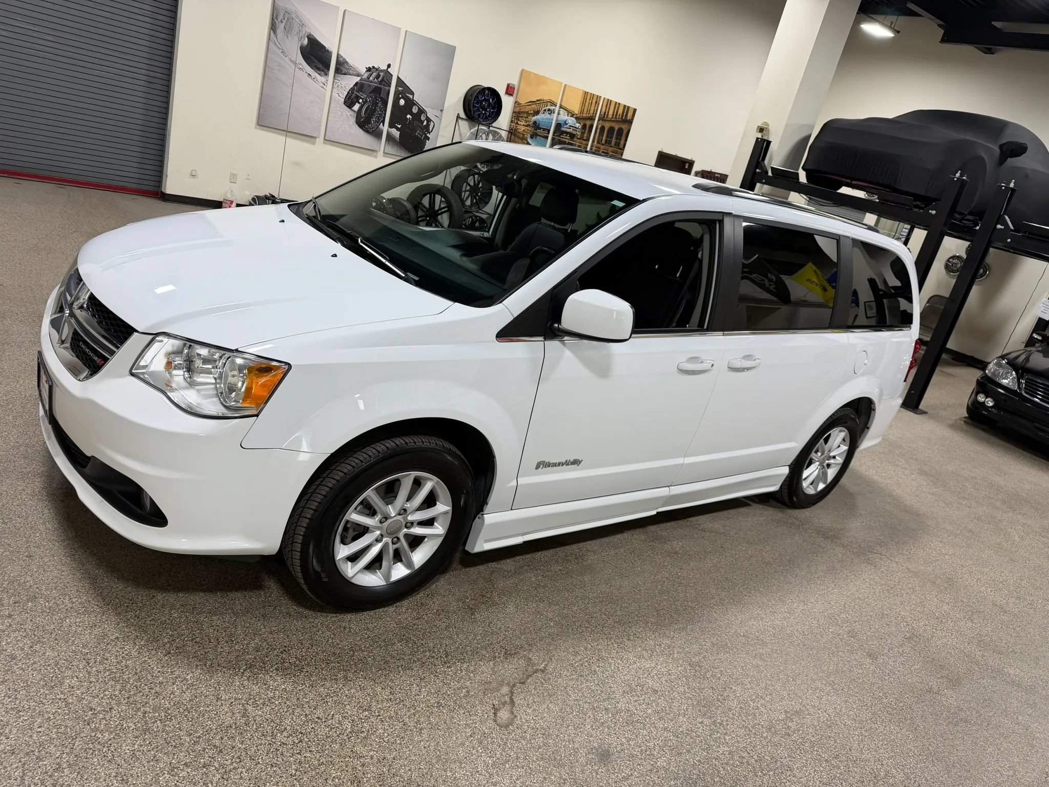 Used 2019 Dodge Grand Caravan SXT FWD image 10