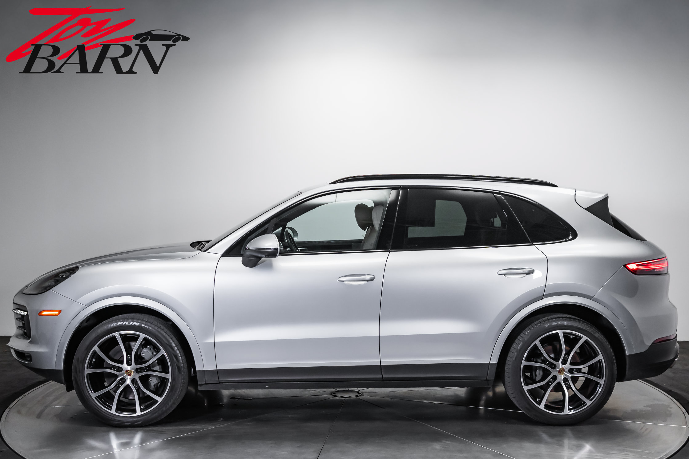 Used 2021 Porsche Cayenne S AWD/4WD image 2