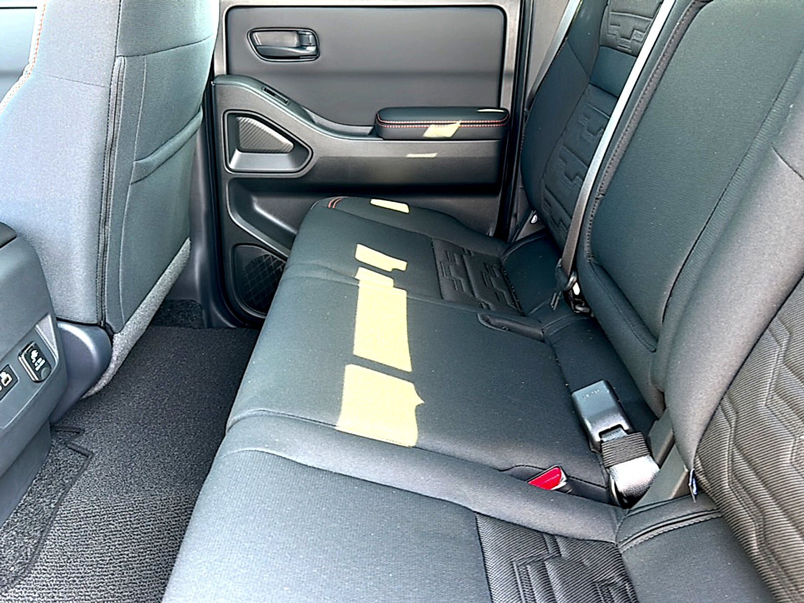 New 2027 Nissan Frontier Pro-X w/ Pro Convenience Package RWD image 15