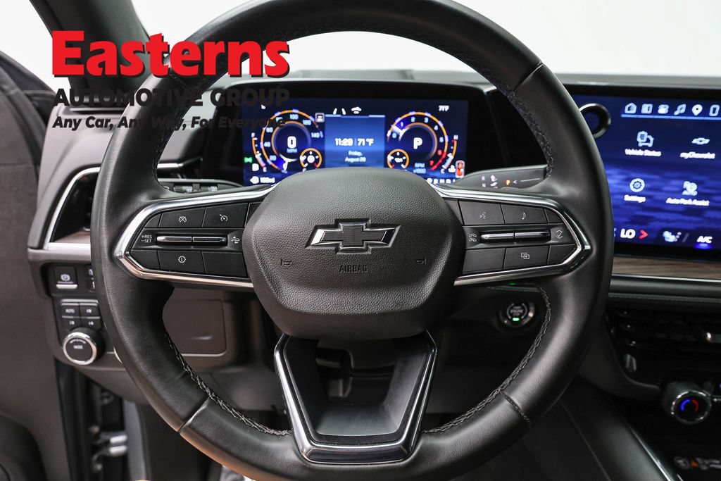 Used 2025 Chevrolet Suburban Z71 AWD/4WD image 11