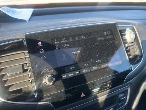 Used 2023 Honda Passport TrailSport image 19