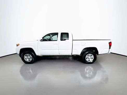 Certified 2021 Toyota Tacoma SR w/ SR Convenience Package AWD/4WD image 5