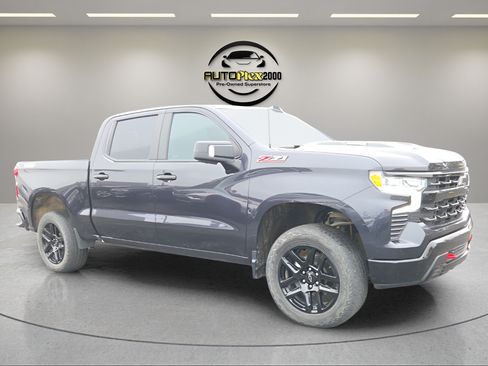 Used 2022 Chevrolet Silverado 1500 LT Trail Boss w/ LT Trail Boss Premium Package AWD/4WD image 1