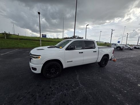 Used 2025 RAM 1500 Limited AWD/4WD image 9