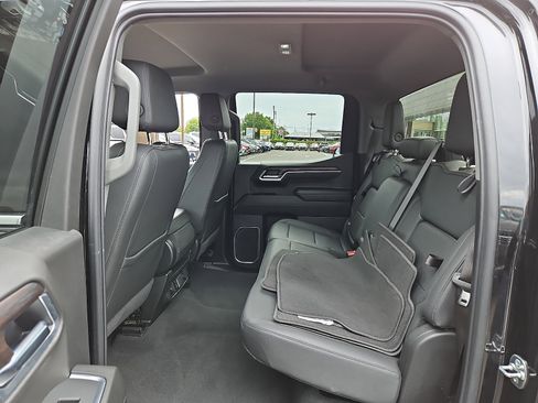 Used 2025 GMC Sierra 1500 SLT AWD/4WD image 10
