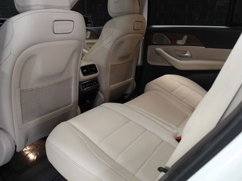 Used 2020 Mercedes-Benz GLS 450 4MATIC image 46