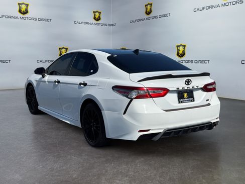 Used 2019 Toyota Camry SE w/ Carpet Mat Package FWD image 3