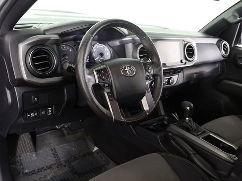 Used 2022 Toyota Tacoma TRD Sport w/ Technology Package image 24