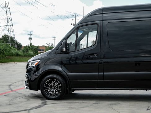Used 2022 Mercedes-Benz Sprinter 2500 image 6