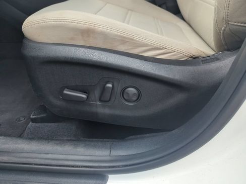 Used 2019 Kia Sorento FWD V6 image 13