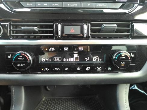 Used 2024 Nissan Pathfinder SV w/ Black Appearance Package FWD image 46