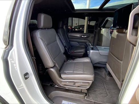 Used 2024 GMC Yukon XL Denali w/ Advanced Technology Package image 20