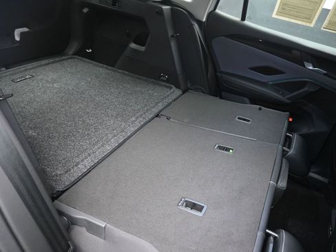 Certified 2025 Volkswagen Tiguan SE image 26