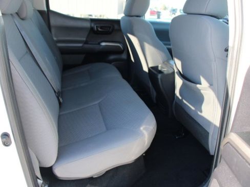 Certified 2020 Toyota Tacoma SR5 image 20