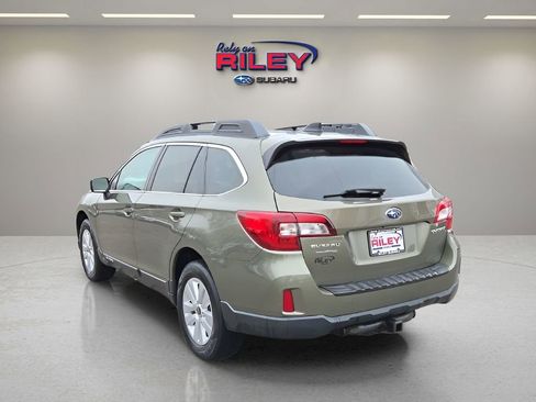 Used 2016 Subaru Outback 2.5i Premium image 3