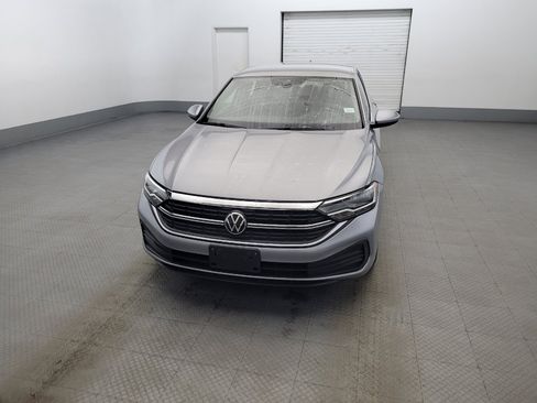 Used 2024 Volkswagen Jetta SE FWD image 15