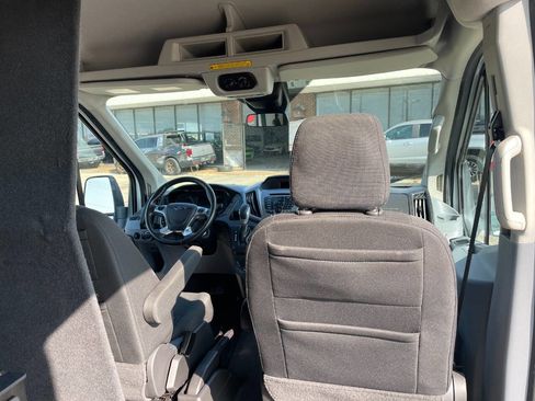 Used 2017 Ford Transit 150 XLT image 31