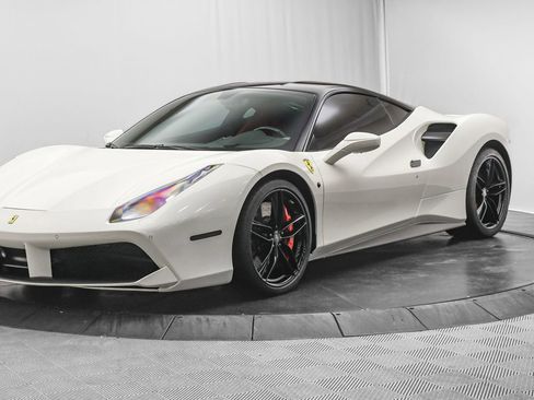 Used 2016 Ferrari 488 GTB image 4