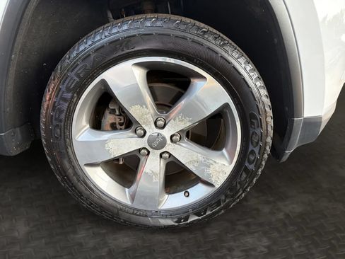 Used 2014 Jeep Grand Cherokee Limited AWD/4WD image 37