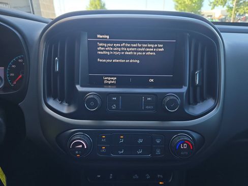 Used 2020 Chevrolet Colorado Z71 AWD/4WD image 14