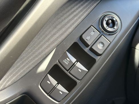 Used 2013 Hyundai Elantra GLS w/ Preferred Pkg FWD image 22