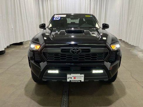 Certified 2024 Toyota Tacoma TRD Sport AWD/4WD image 9