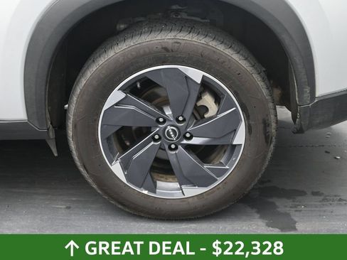 Used 2025 Nissan Rogue SV FWD image 15