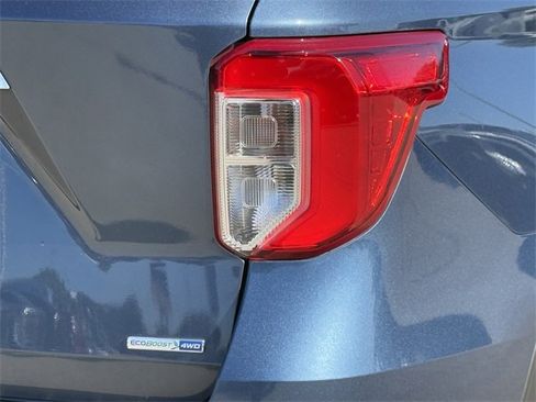 Used 2020 Ford Explorer XLT w/ Equipment Group 202A image 7