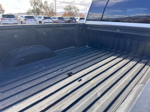 Used 2022 Chevrolet Silverado 2500 Custom w/ Custom Value Package image 9